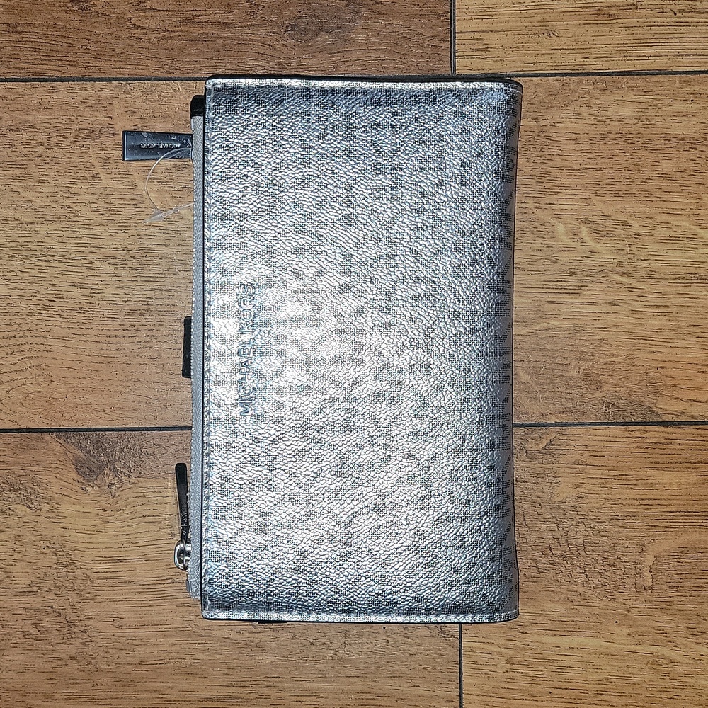 Michael Kors silver print wallet